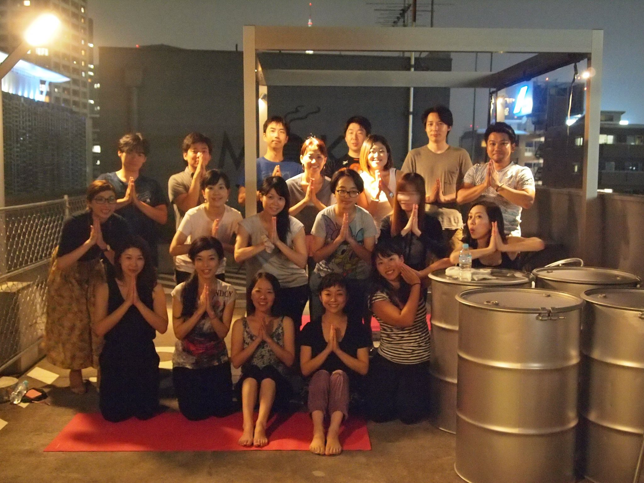 手ぶらで夜ヨガ！！屋上はいつだって夢であふれている☆