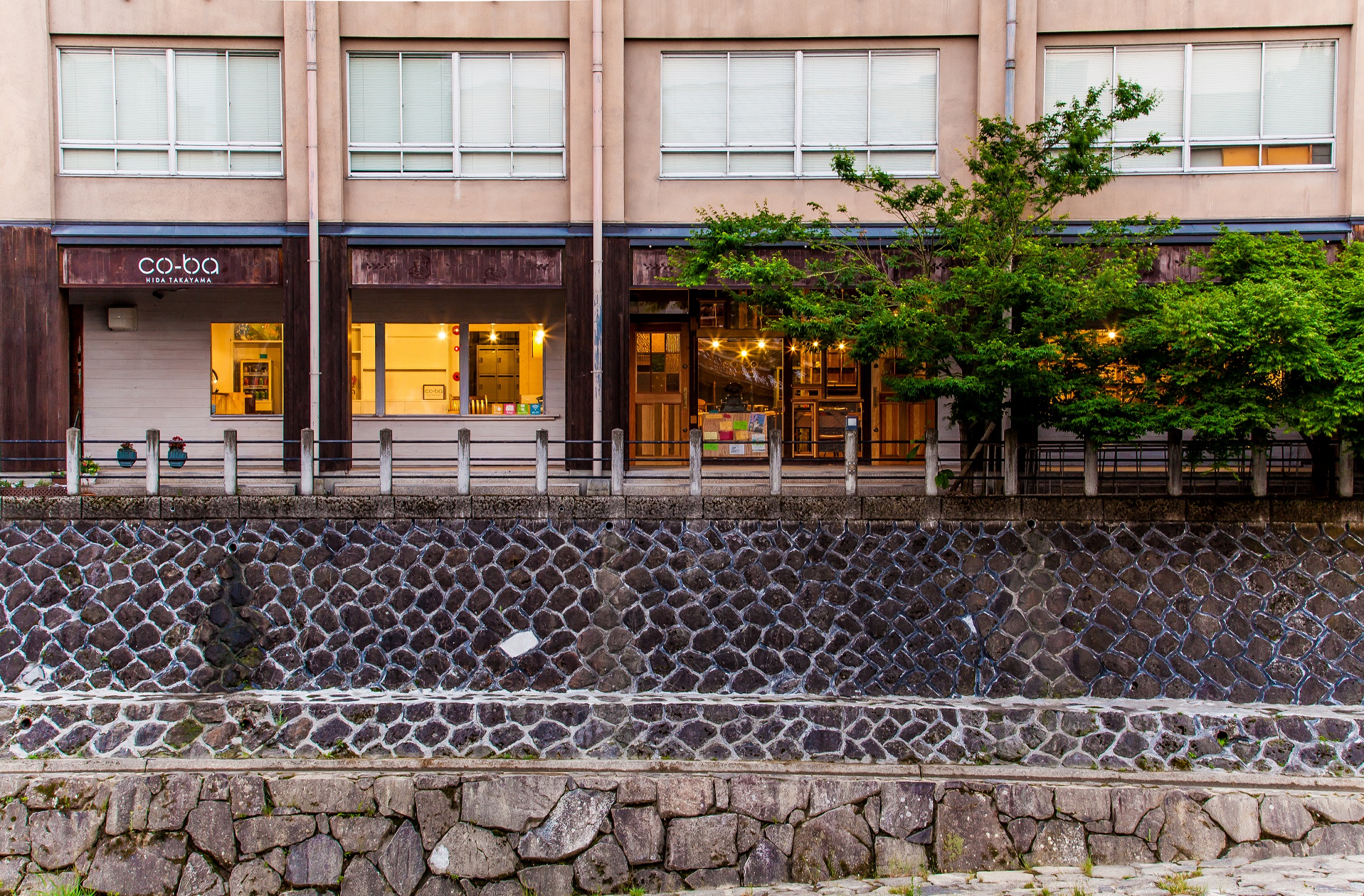 Member_003_co-ba hida takayama