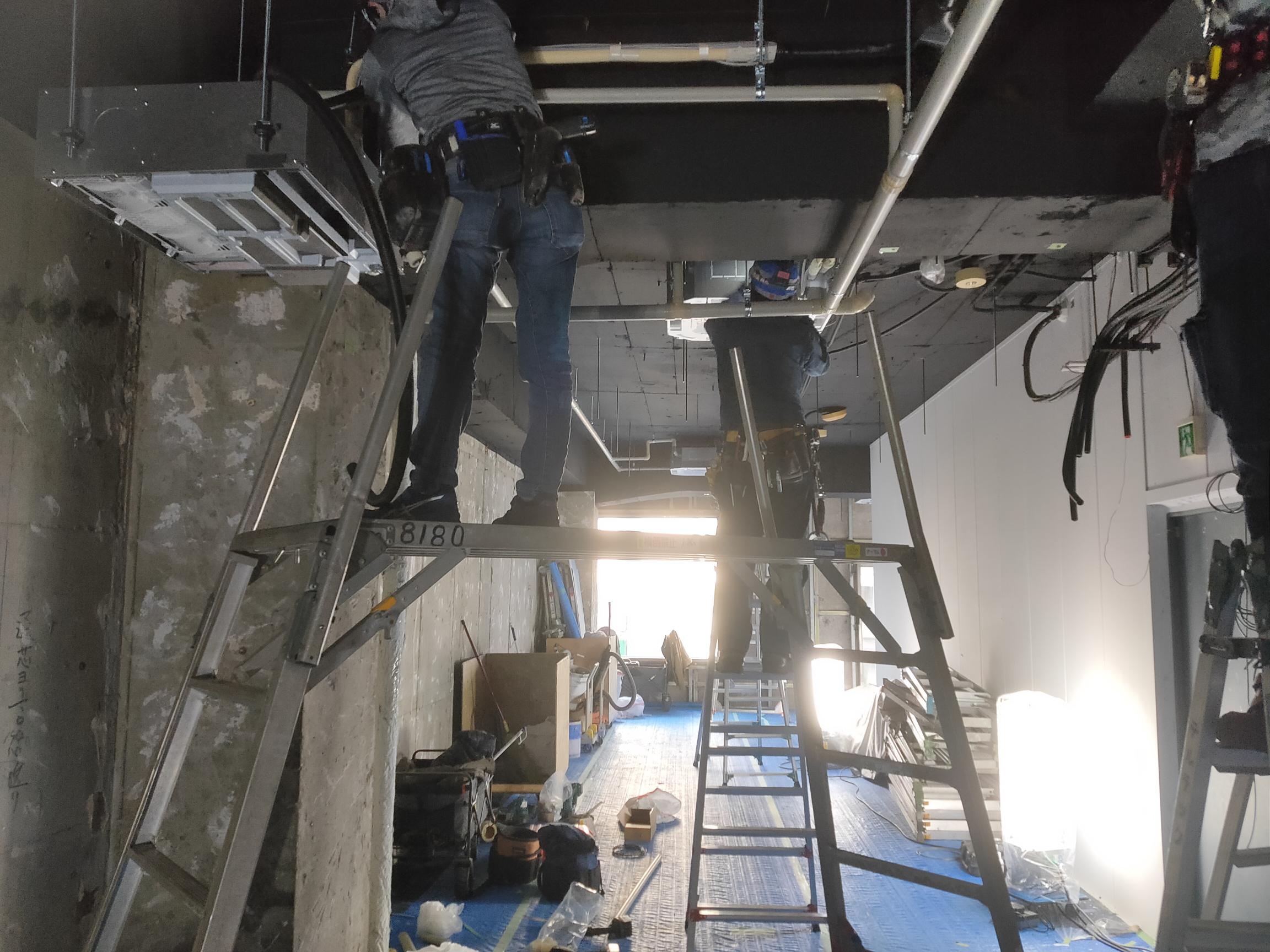 工事の様子（空調工事）