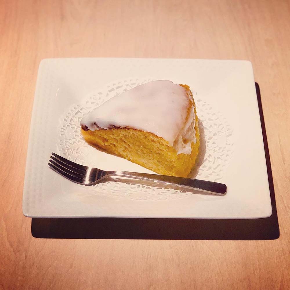 デスクワークのつかの間オヤツは手作りレモンケーキ🍋