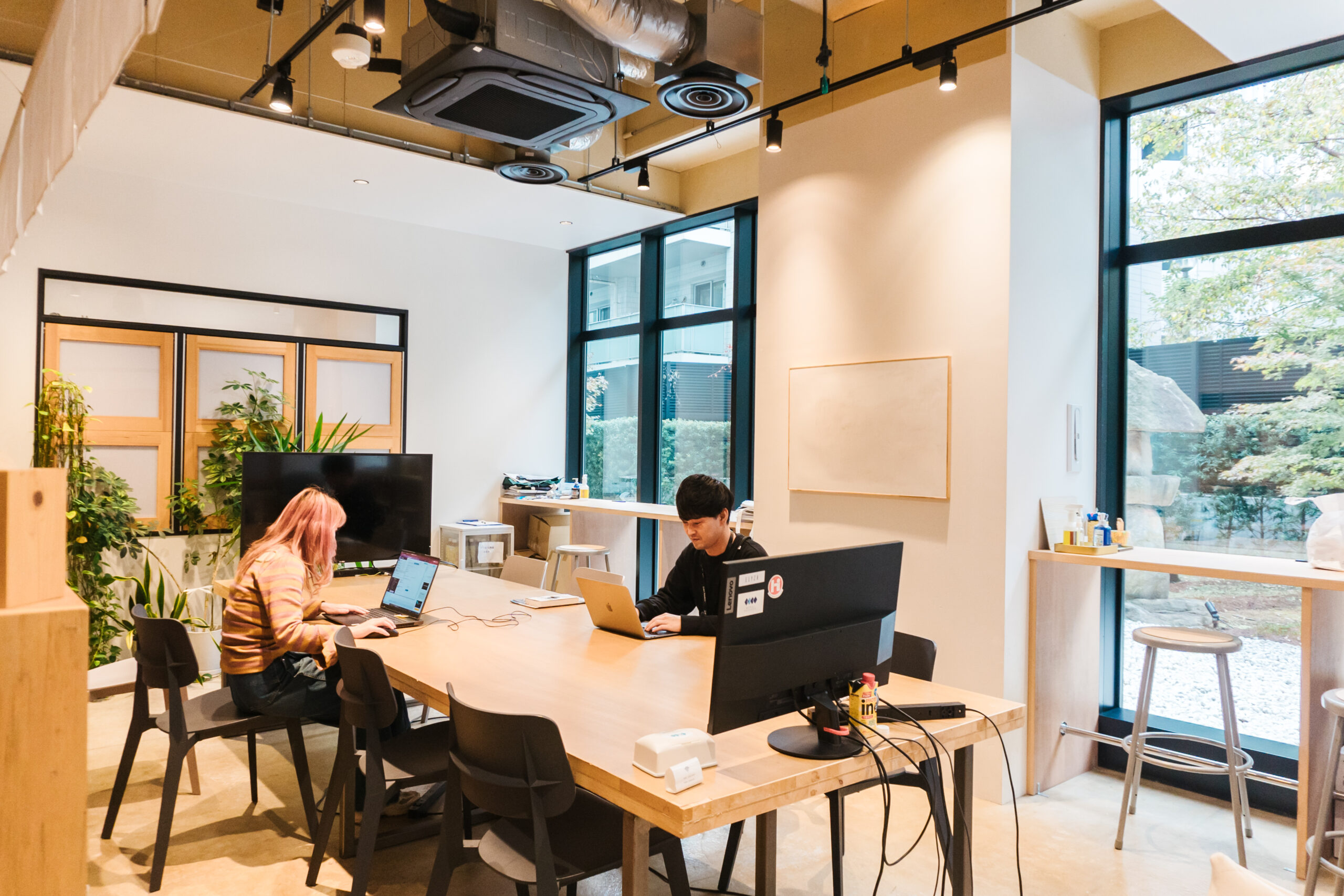 新プラン「オープン固定席 Dedicated Desks」スタートのお知らせ